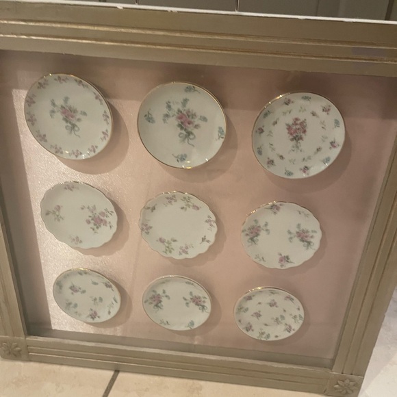 Floral Wall Decor with Gold Frame - Picture 3 of 11